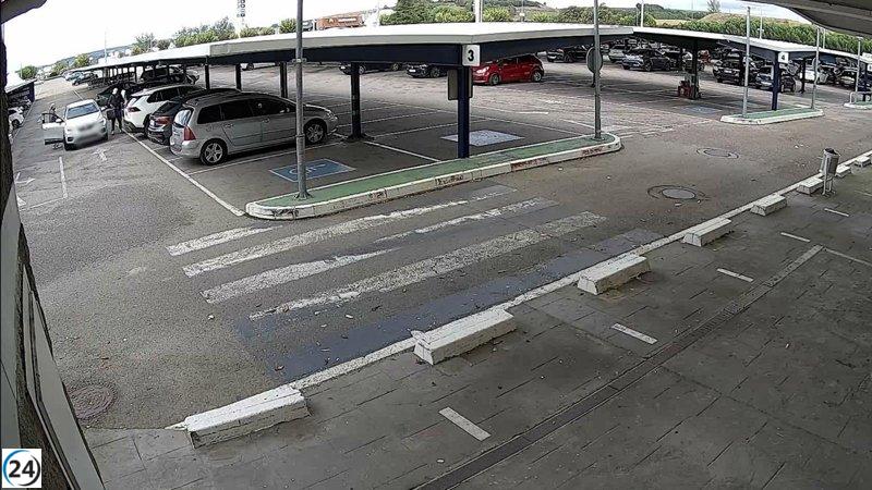 Dos individuos arrestados por cometer 34 robos en vehículos en siete provincias.