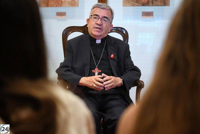 Argüello denuncia la complicidad entre partidos progresistas y conservadores en España: “Se alimentan mutuamente”.