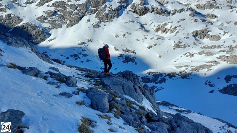 Reinicia la búsqueda del joven montañero leonés desaparecido en Picos de Europa tras cuatro días de incertidumbre.
