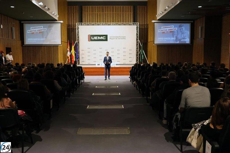 Más de 700 personas participan en la jornada de puertas abiertas de la UEMC.