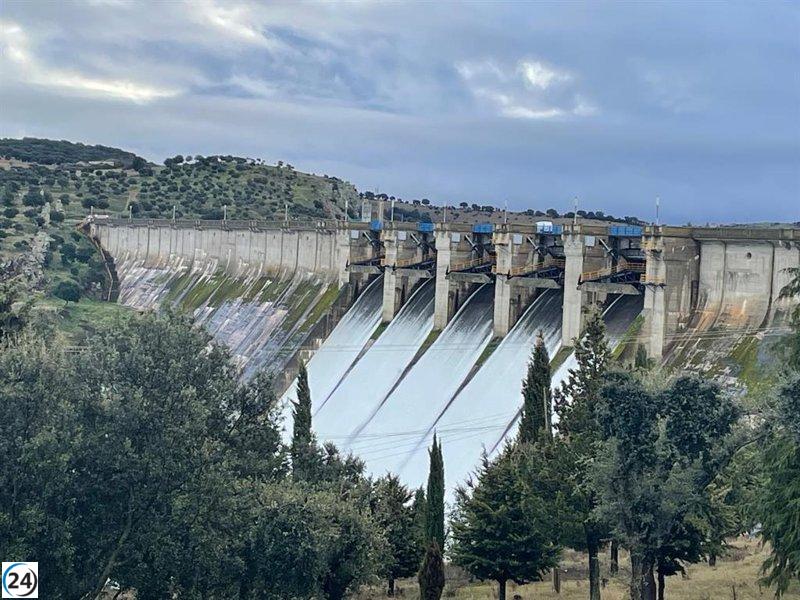 La CHD subraya el papel crucial de los embalses en el control de crecidas fluviales.