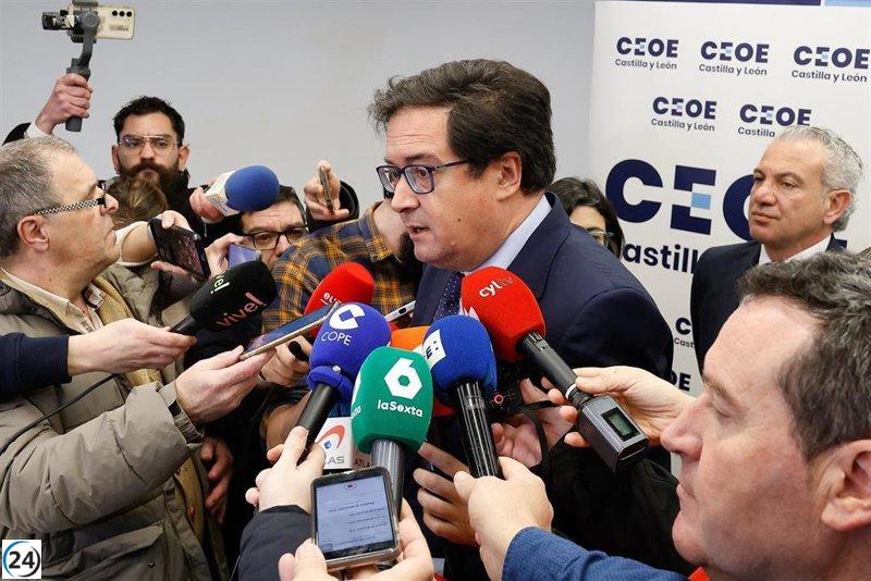 El Gobierno evaluará ajustar el IRPF para alinear con el aumento del SMI, buscando alcanzar el 60% del salario promedio.