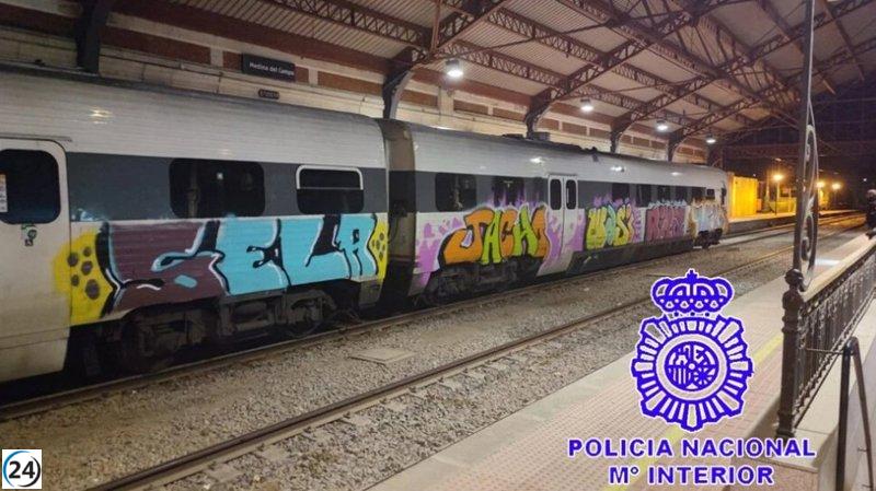 Sospechas de enriquecimiento indebido de RENFE surgen tras condena por grafitis en trenes de Medina.