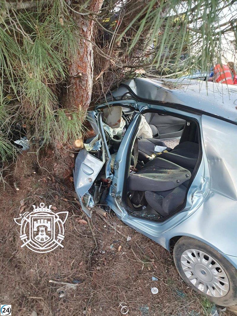 Accidente en la A-62: un conductor grave tras estrellarse contra un árbol en Revilla Vallejera.