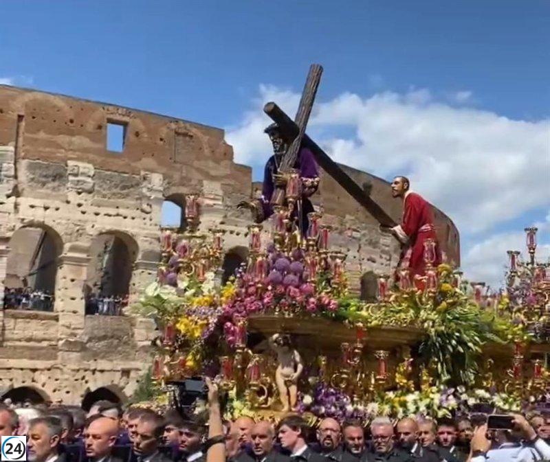 Masiva y emotiva procesión del Nazareno de León en Roma, acompañada por mil leoneses.