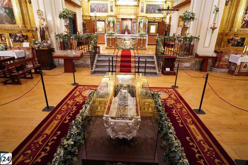 Las Carmelitas de Alba de Tormes defienden el respeto: prohíben fotografías del cuerpo de Santa Teresa.