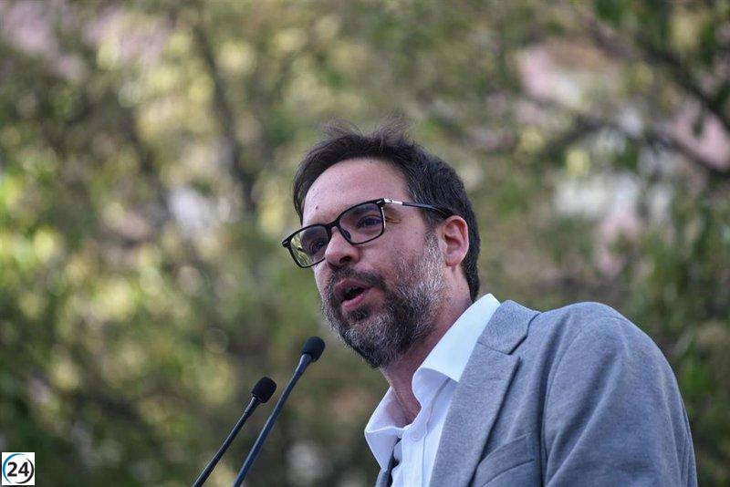 Fernández Heredia (Renfe) respalda el interés colectivo y critica al PP por su actitud destructiva hacia el ferrocarril.