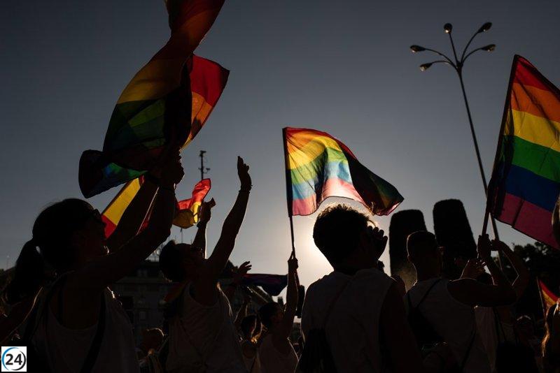 El PSOE avanza con la Ley LGTBI+ en Castilla y León gracias a la abstención del PP.