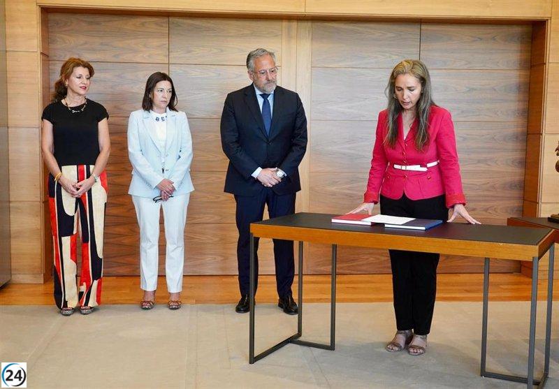 Laura Seseña asume el cargo de secretaria general de las Cortes.