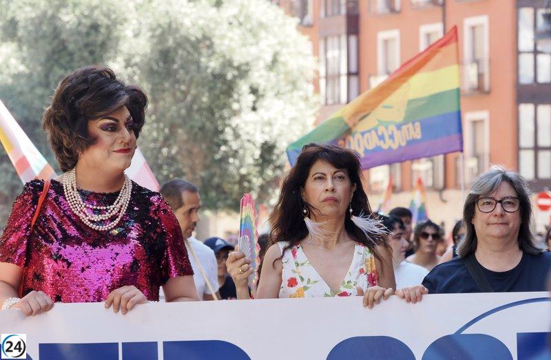 Redondo aboga por la defensa de los derechos LGTBI+ ante intentos de recorte de libertades.