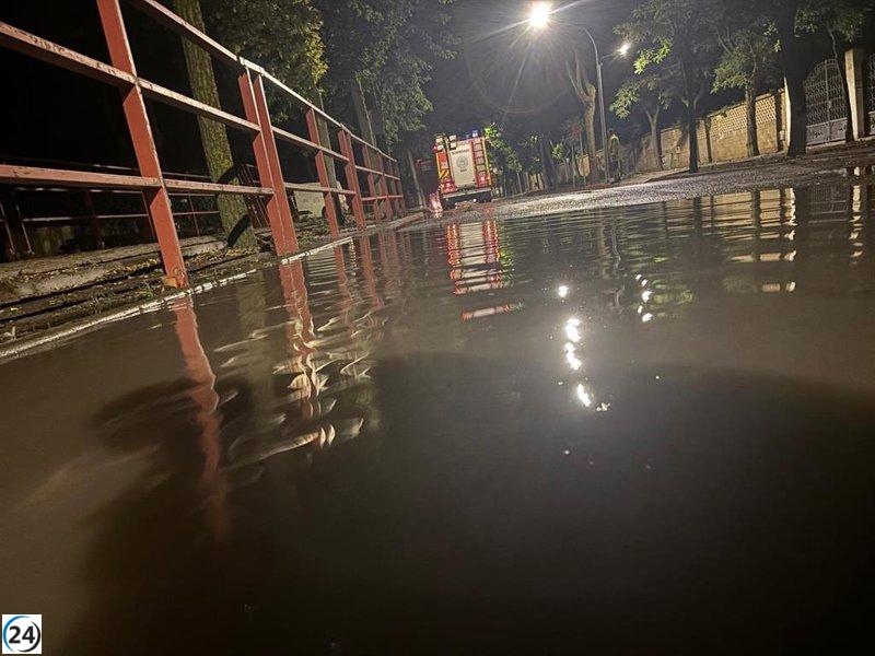 Peñafiel: Bomberos responden a emergencias tras intensa lluvia.