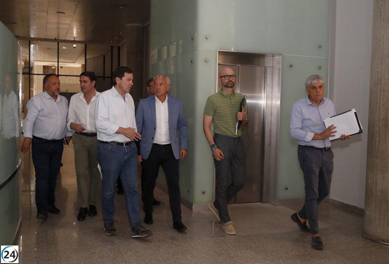 Mañueco convoca a su gabinete para abordar la reconstrucción tras los incendios: 