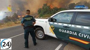 Rescatan a 120 personas en Collado Hermoso (León) debido al incendio de Barniedo.