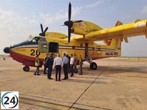 Dos aviones cisterna italianos llegan a Matacán para apoyar la lucha contra incendios en España.