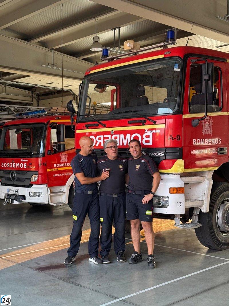 Bomberos de Aranda se unen de manera voluntaria a las labores de extinción en Bembibre, León.
