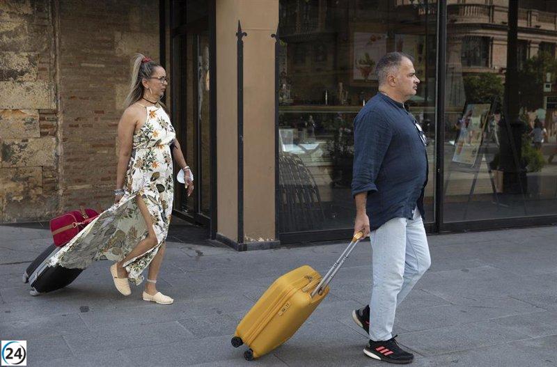Crecen las estancias hoteleras en Castilla y León: un 3,1% más de pernoctaciones y un 1,5% más de turistas en julio.