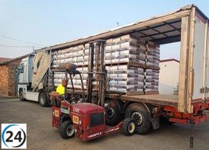 La Junta distribuye 900 toneladas de alimentos a 74 ganaderías afectadas por incendios.