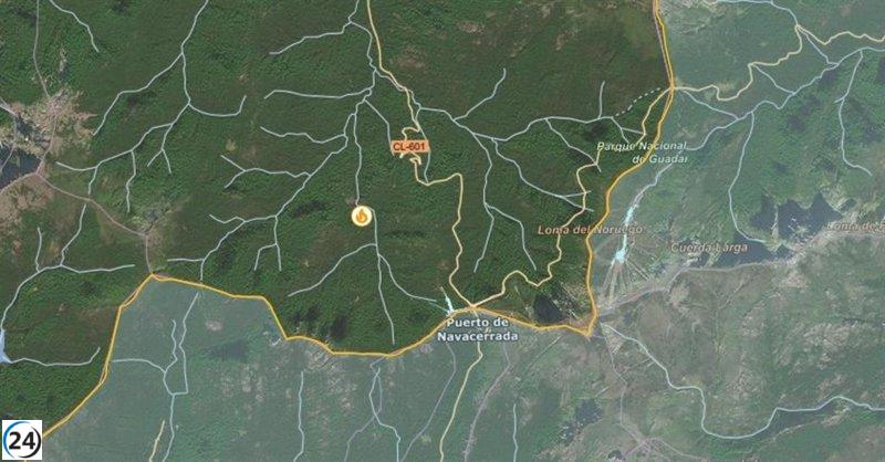 Veinte medios colaboran en la cobertura del incendio en el Parque Nacional de Guadarrama.