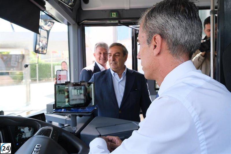 Cerca de 150,000 usuarios podrán acceder a 284 rutas en la Comunidad con la tarjeta Buscyl.