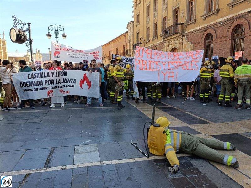 Cientos de leoneses exigen la dimisión del gobierno regional tras los incendios devastadores.