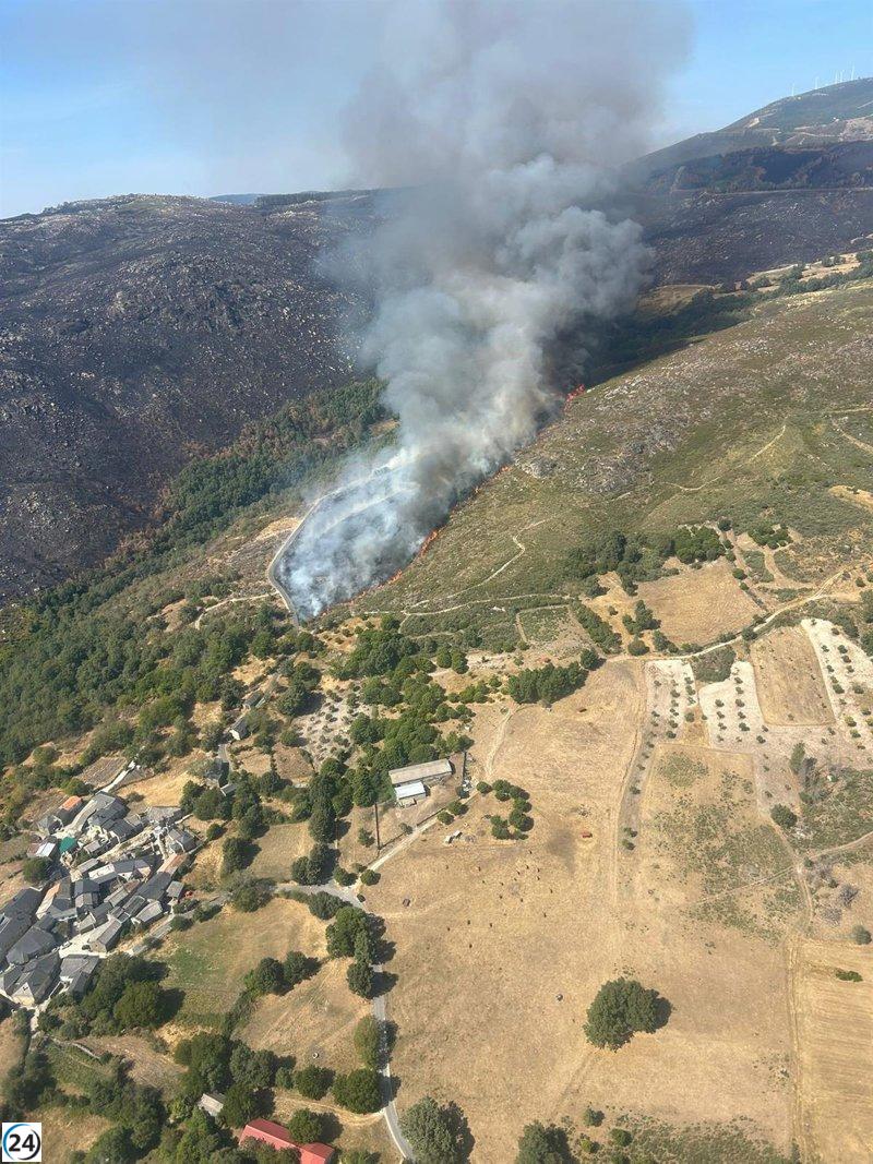 El incendio de Castromil en Zamora alcanza el nivel de gravedad 1.