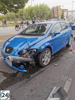 Conduce bajo los efectos del alcohol y choca contra un semáforo en Plaza Colón, Valladolid.