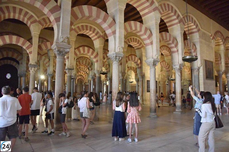Arrestado en Palencia tras amenazar con colocar una bomba en la Mezquita de Córdoba en 20 llamadas distintas.