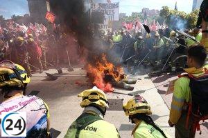 Bomberos forestales exigen en Valladolid condiciones laborales equitativas y formación profesional.