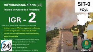 Incendio de gravedad en Villasinta de Torío activa 25 unidades aéreas y terrestres.