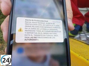 CyL activa alerta ES para interrumpir actividades en La Pinilla (Segovia) debido al incendio de Peñalba.