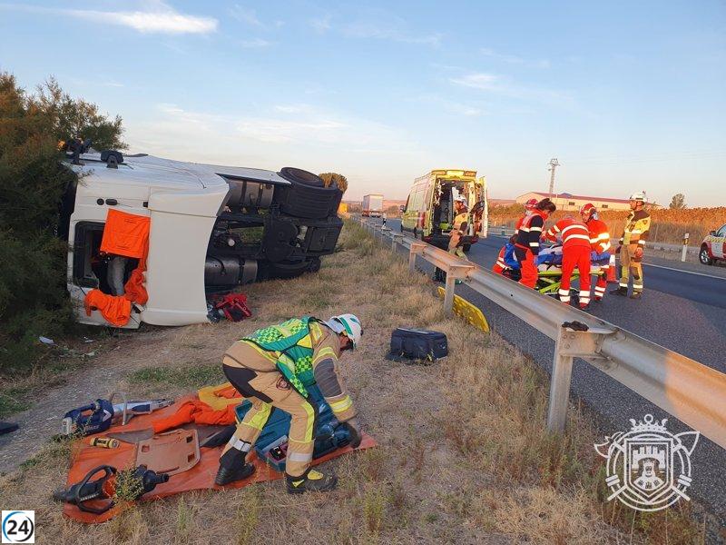 Accidente en la A-62: dos personas lesionadas tras vuelco de camión en Estépar, Burgos.