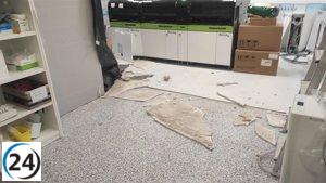 Cae el techo de yeso en el laboratorio del Hospital Nuestra Señora de Sonsoles en Ávila.