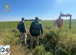 Padre e hijo arrestados en Medina del Campo por saquear 20 granjas agrícolas.