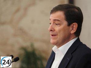 Mañueco aboga por un debate político más sereno y denuncia el exceso de ruido en la discusión pública.