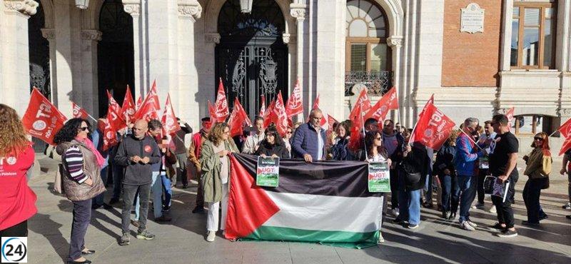 En Valladolid, más de cien ciudadanos exigen un cese al fuego definitivo en Gaza.