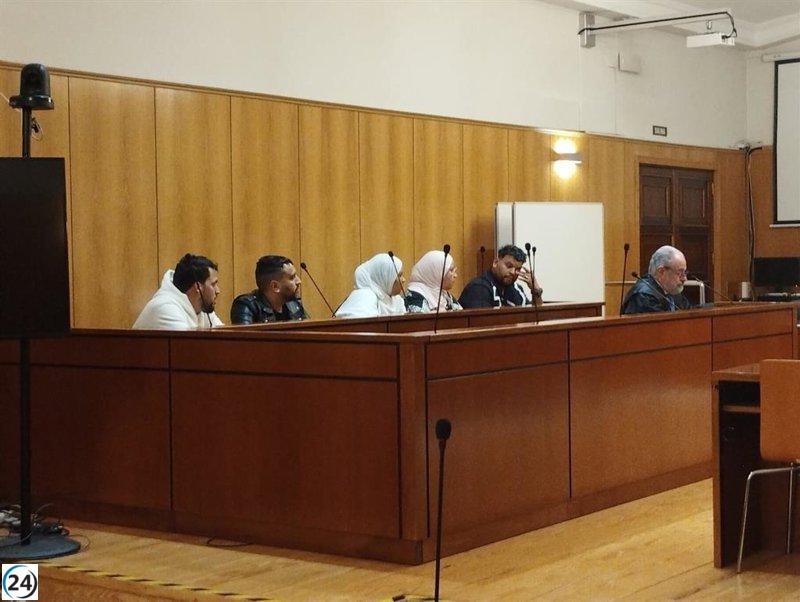 Familiares condenados a dos años de prisión por explotación laboral de migrantes sin documentación en el campo.