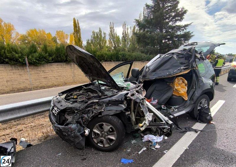 Herido liberado tras colisión entre coche y camión en Cigales (Valladolid).
