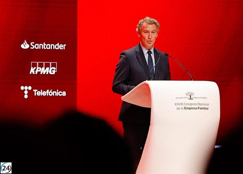 Feijóo aboga por una gestión más eficiente del gasto y acusa a Sánchez de implementar una carga fiscal excesiva.