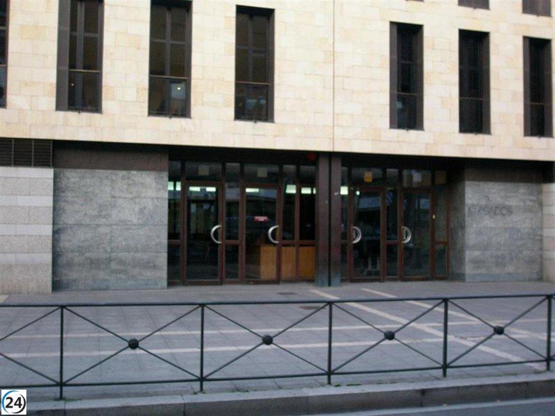 Acusan de homicidio a la expareja de una joven tras apuñalar a un vecino en Viana.