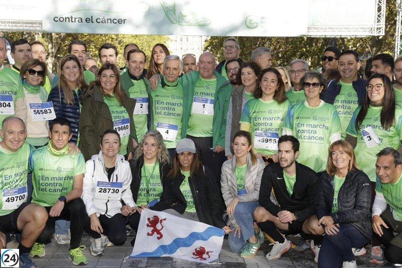 Valladolid se une en una multitudinaria marcha de 52.000 personas por la lucha contra el cáncer.