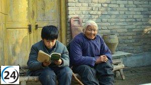 ‘Vivir la Tierra’ nos sumerge en la China rural de los 90, explorando la memoria y el desarraigo a través de una travesía personal.