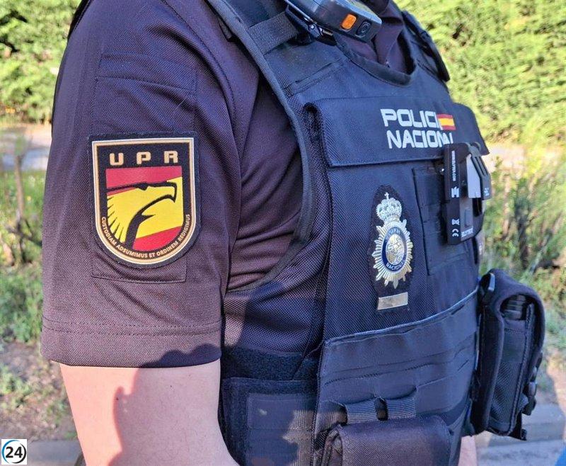 Arresto de aficionado radical del Valladolid tras agredir a hincha del Sporting con una piedra.