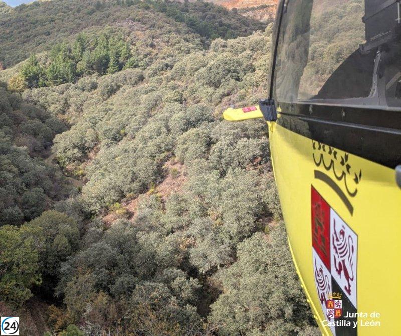 Ciclista de 70 años es rescatado en helicóptero tras accidente en Toral de los Vados, León.