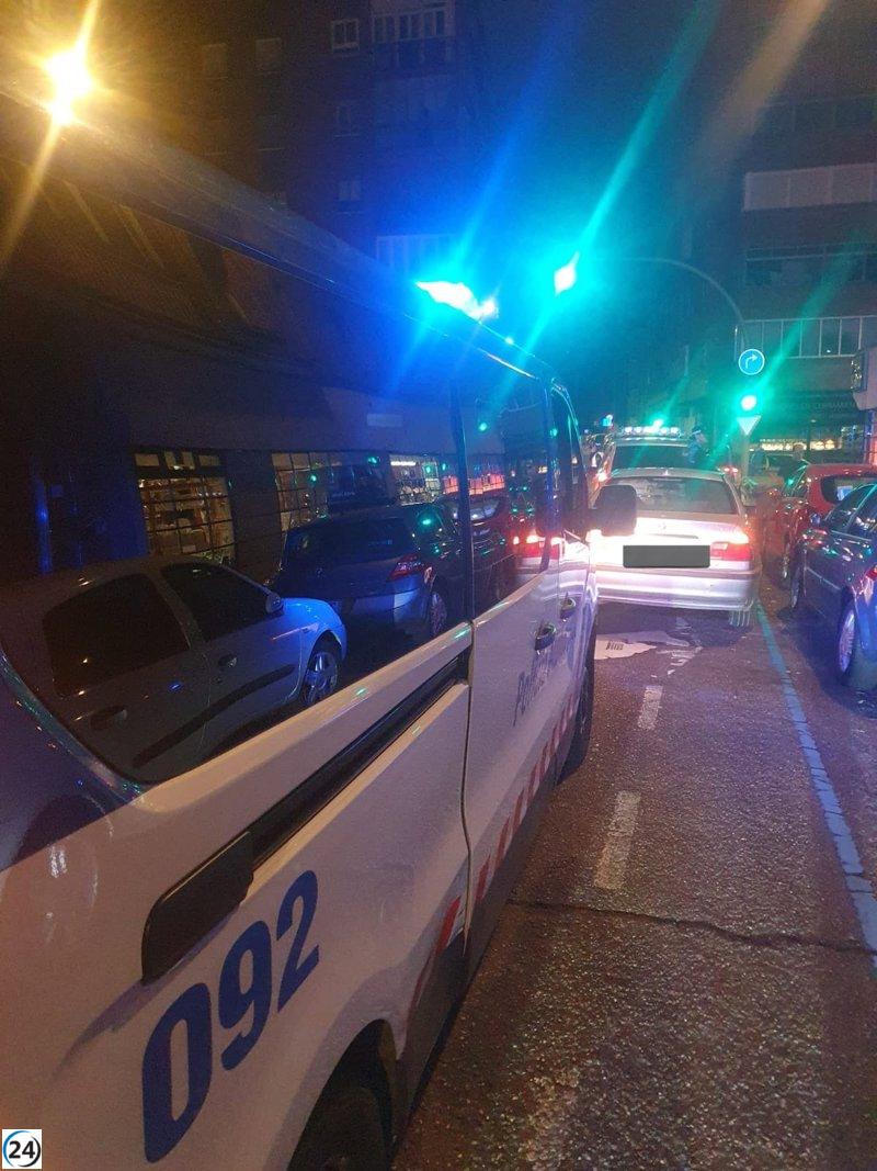 Conductor bajo los efectos de drogas ignora un semáforo en rojo mientras ve una película en Valladolid.