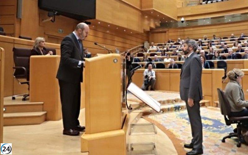 Marcos Albaladejo asume su nuevo cargo como senador de Valladolid.