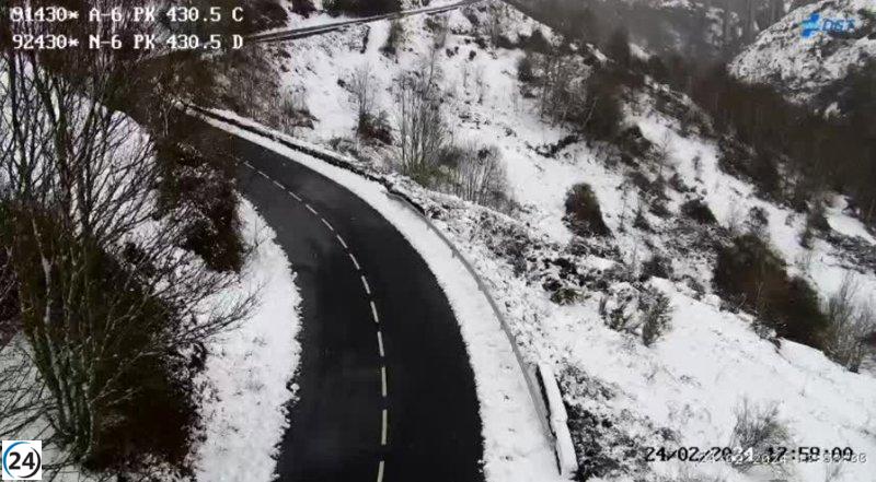 Cincuenta y dos rutas en ocho provincias se ven impactadas por la nevada de este sábado por la mañana.