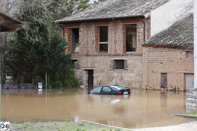 Alerta en San Esteban de Gormaz por el aumento alarmante del nivel del río Duero.