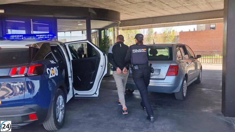 Joven detenido en León por retener y abusar sexualmente de una mujer durante trece horas.