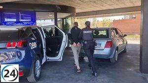 Joven detenido en León por retener y abusar sexualmente de una mujer durante trece horas.