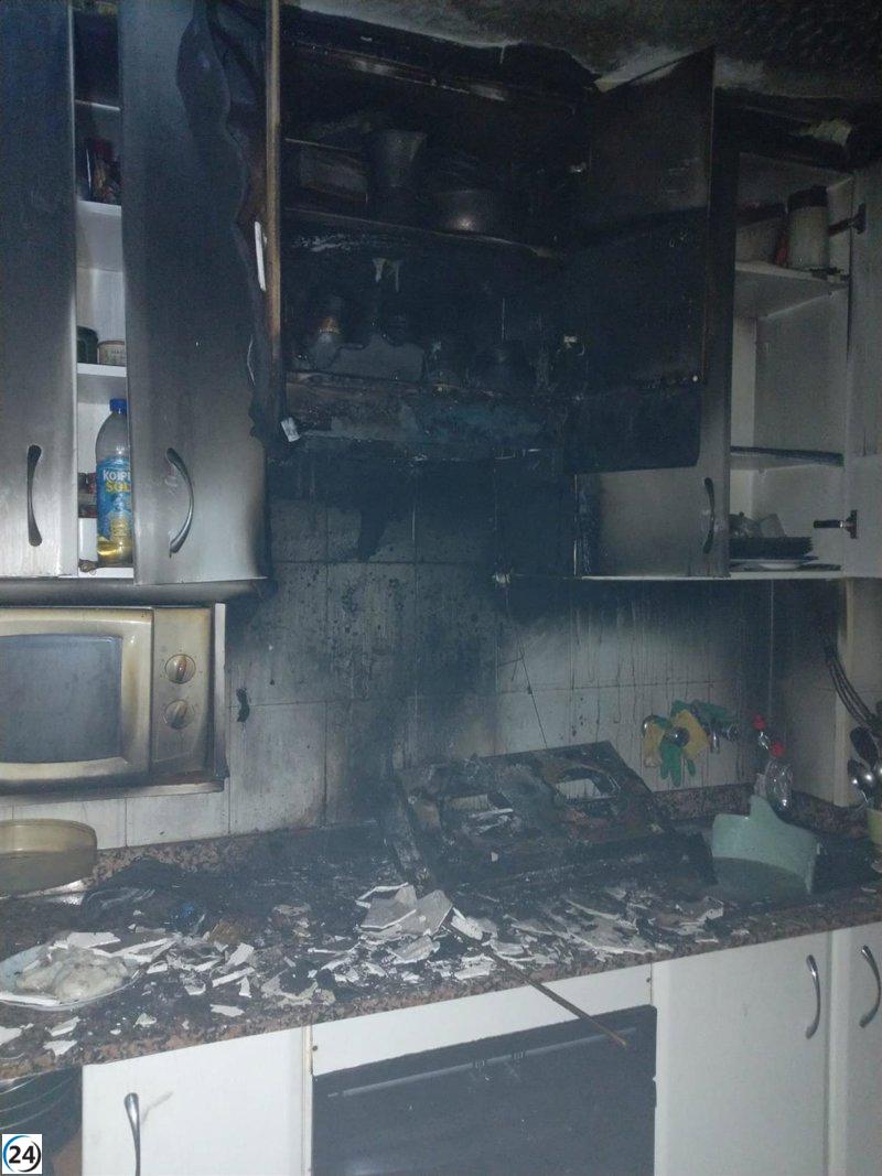 Una mujer es atendida por inhalación de humo en incendio en Ponferrada.